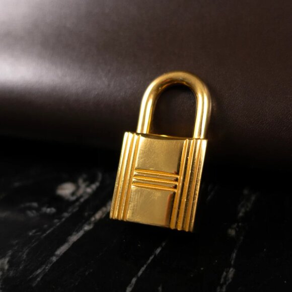 Hermes Birkin 35 Leather Handbag In Brown - Picture 9 of 16